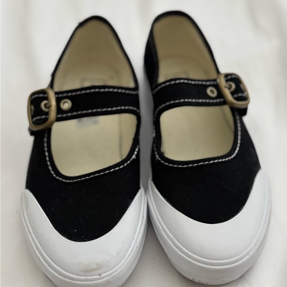 Vans Black and White Dress Shoes with Timeless Elegance